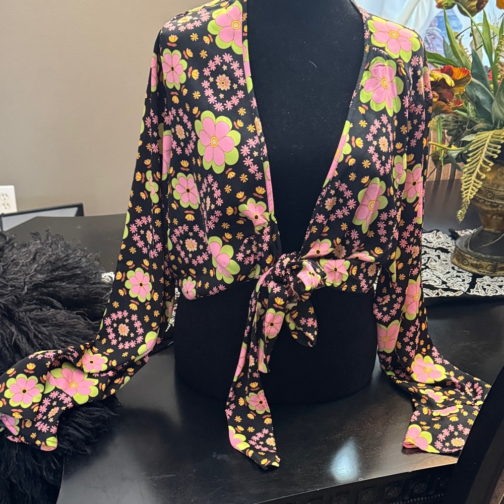 Forever 21 Black Floral Tie-Front Top